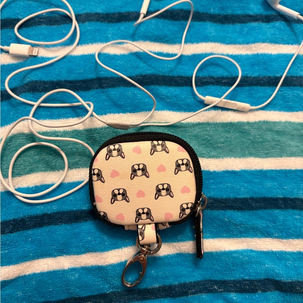 Cute Pink & white Earbud Case/ear buds